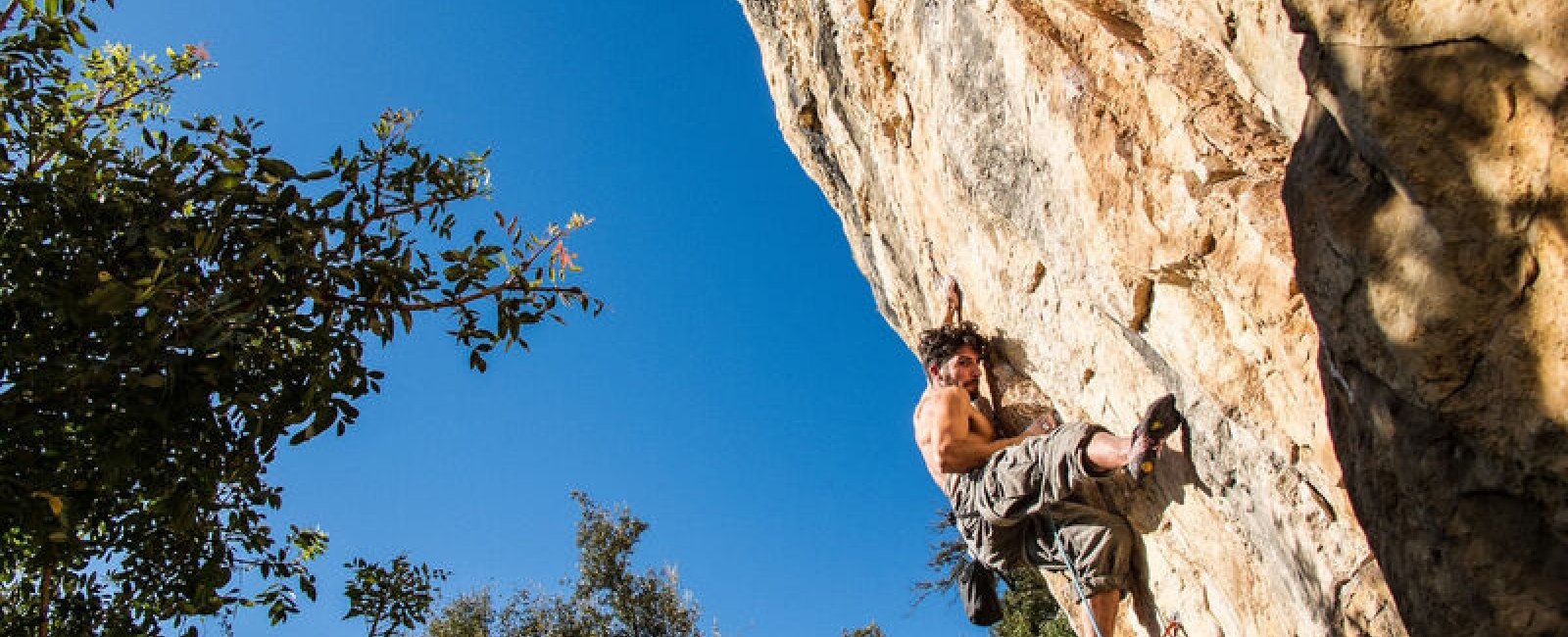 Escalade sur falaise