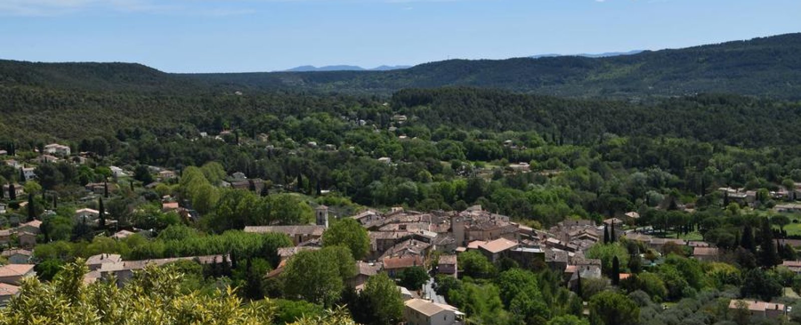 Panaroma sur les collines et le centre ville