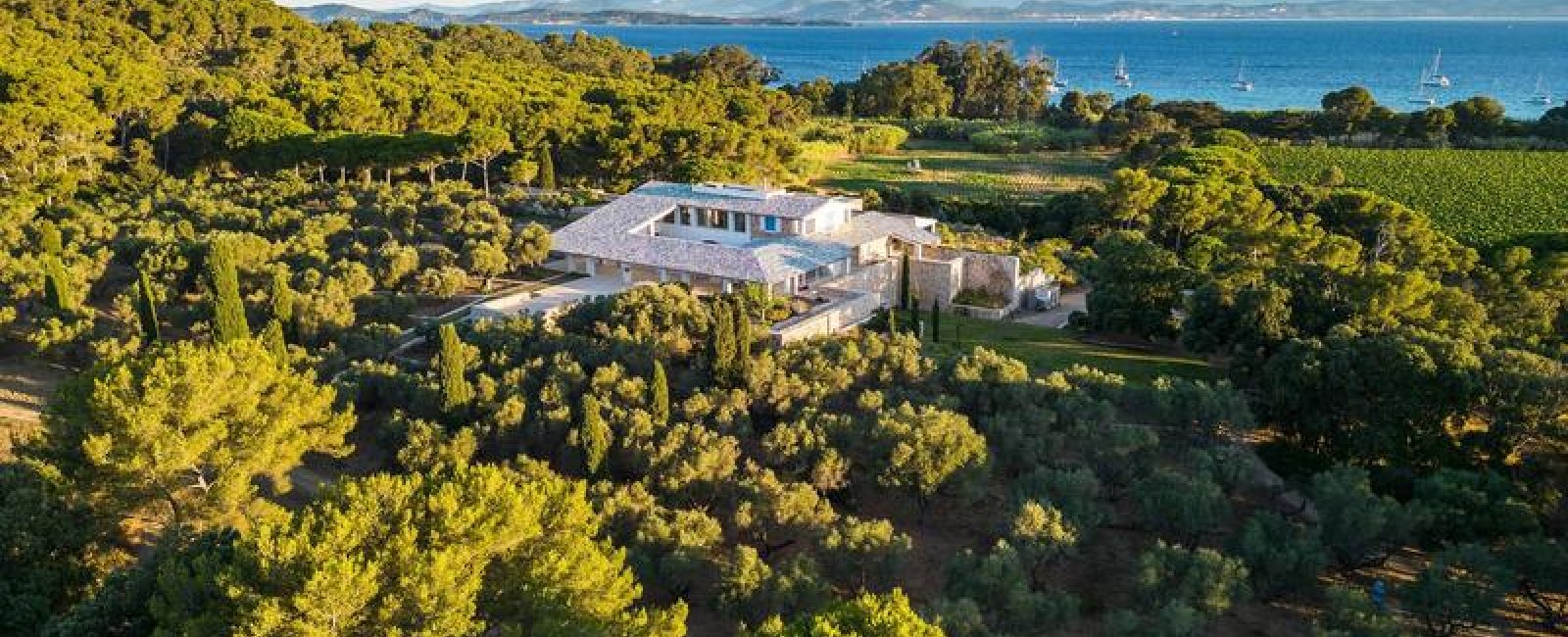 Villa Carmignac contemporary arts foundation_Hyères