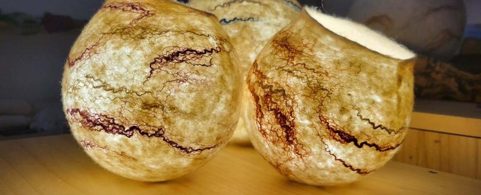 Atelier création de cocons lumineux en laine feutrée avec la Ferme du Lambert