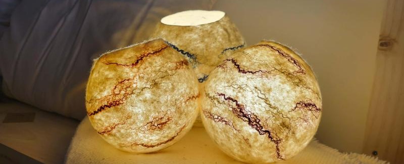 Atelier Laine - fabrication d'un cocon lumineux - Atelier boutique La Ferme du Lambert