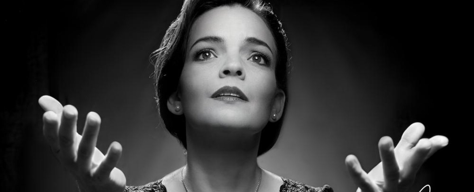 Les musicales dans les vignes - Hommage à Piaf et Aznavour par Anne Carrère au Château la Gordonne