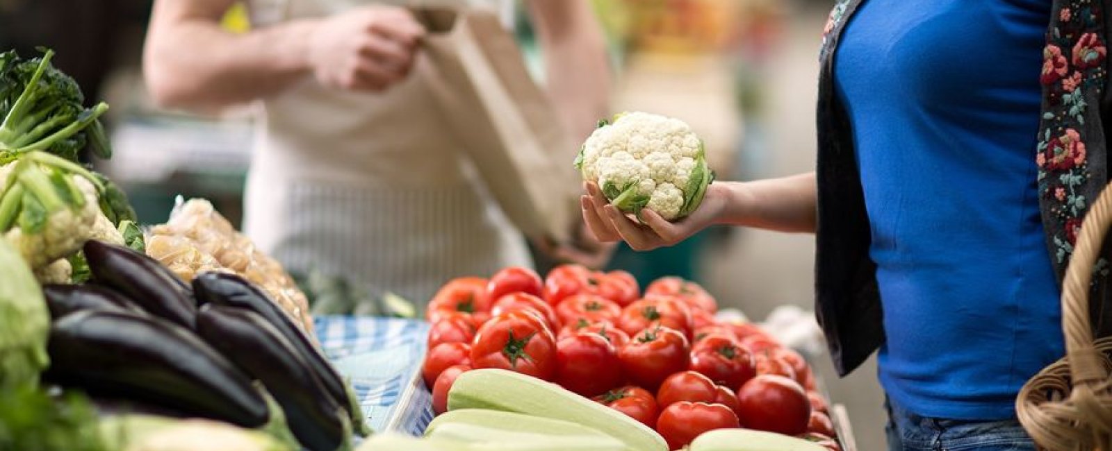 Marché provençal en Méditerranée Porte des Maures - Cuers