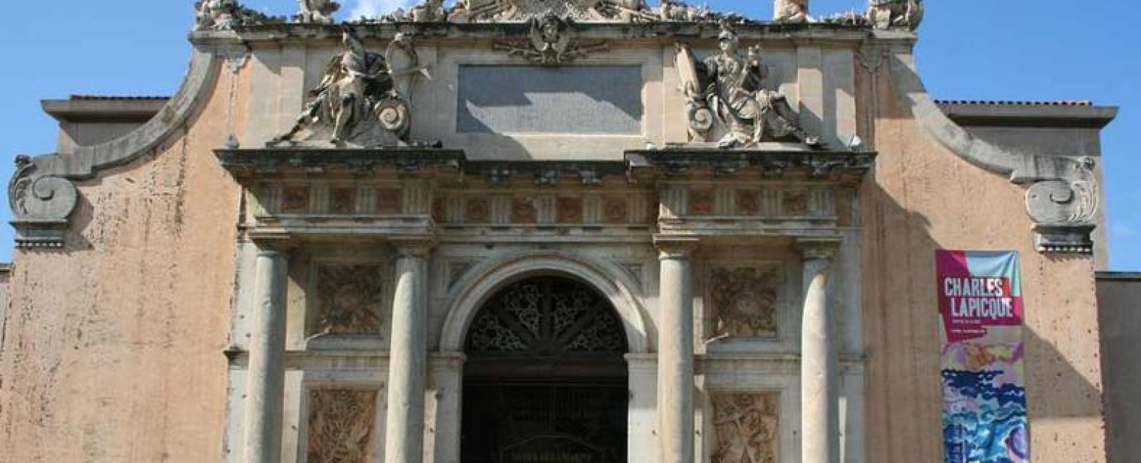 Façade