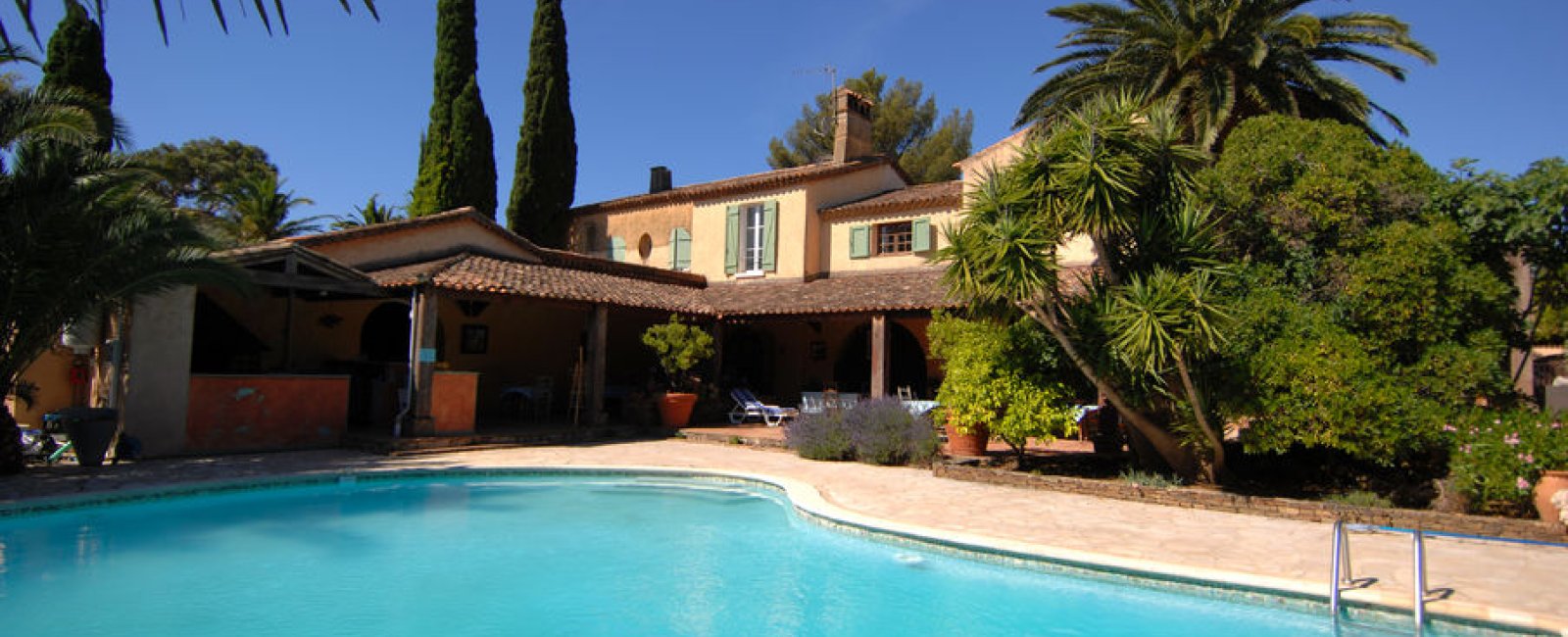 Gîtes with swimming pool in La Londe les Maures