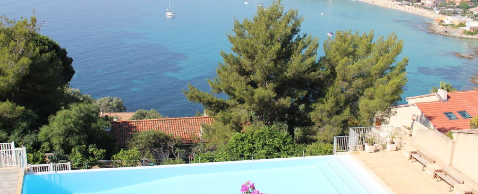Vue mer et la piscine