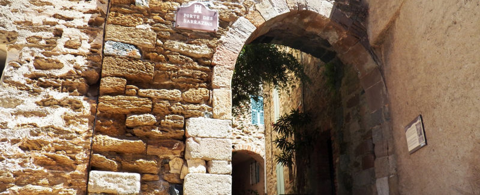 La Porte des Sarrazins à gassin