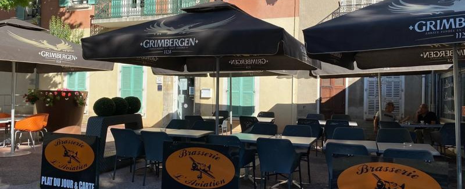 Terrasse du bar restaurant l'Aviation à Cuers