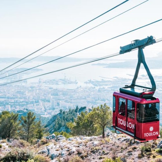 Hin- und Rückfahrt mit der Mont Faron-Seilbahn mit Eintritt in die Gedenkstätte_Toulon