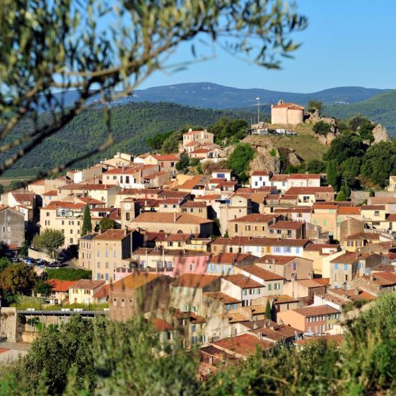 Village Provençal dans Pierrefeu du Var