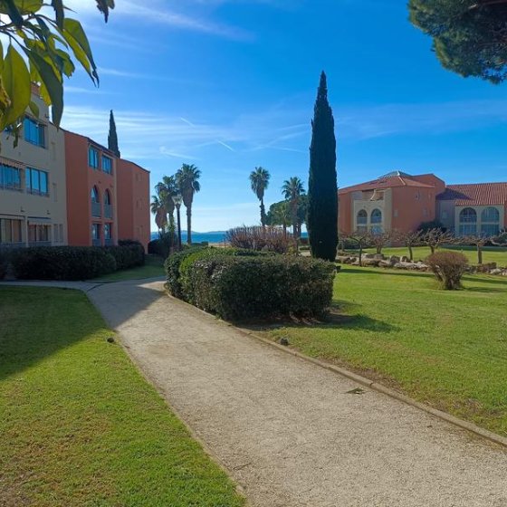 Appartement les pieds dans l'eau à La Londe les Maures Appartement les pieds dans l'eau à La Londe les Maures