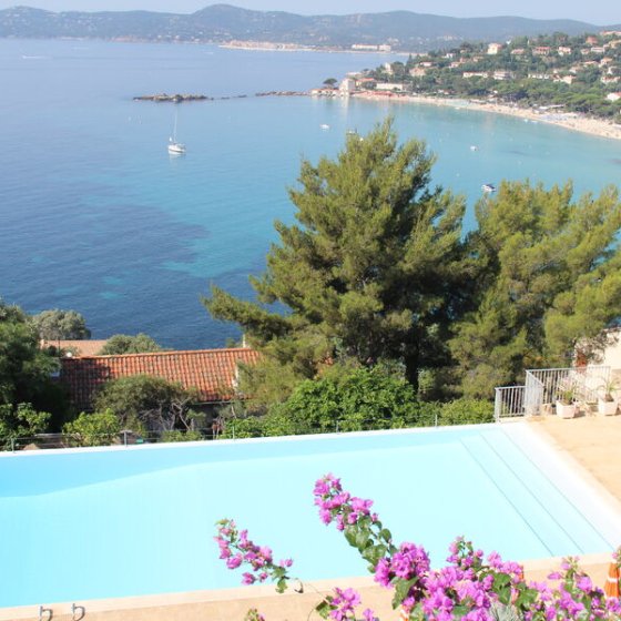 Vue mer et la piscine Vue mer et la piscine