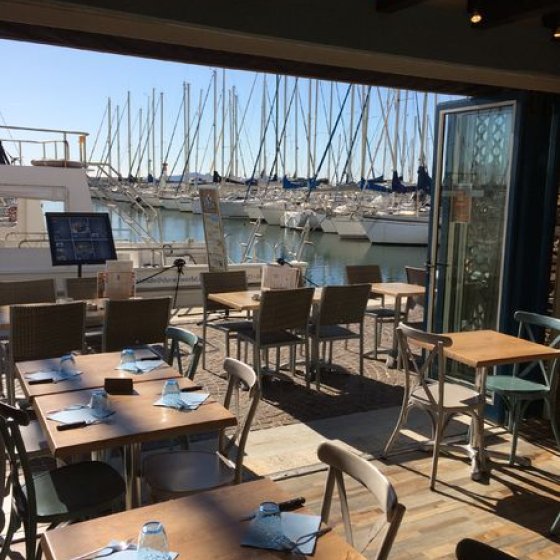 Restaurant with terrace on the Miramar port Restaurant with terrace on the Miramar port