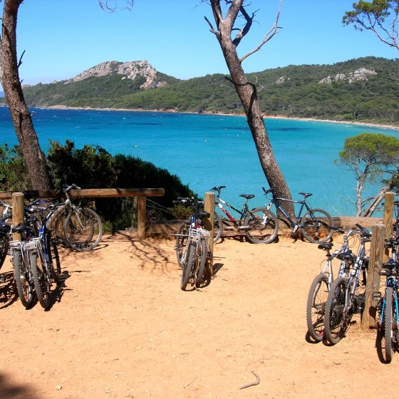 Randonnée en vélo à Porquerolles - Copyright OT Hyères